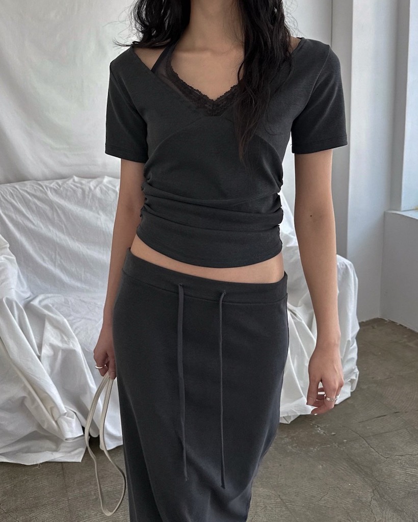 レースホルターネックVネックTシャツ