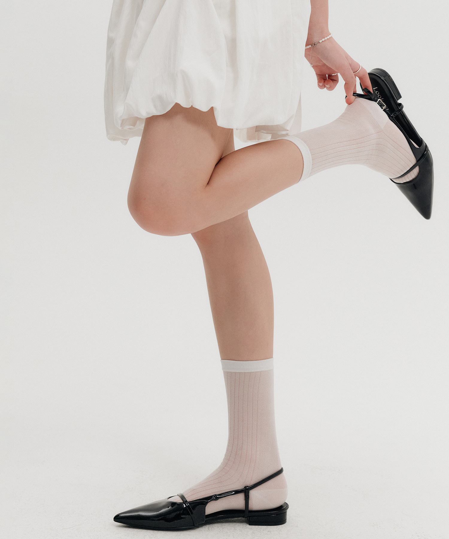 RIBBED SHEER SOCKS_WHITE