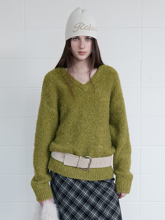 [nugu限定商品] LOOSE FIT V NECK KNIT OLIVE