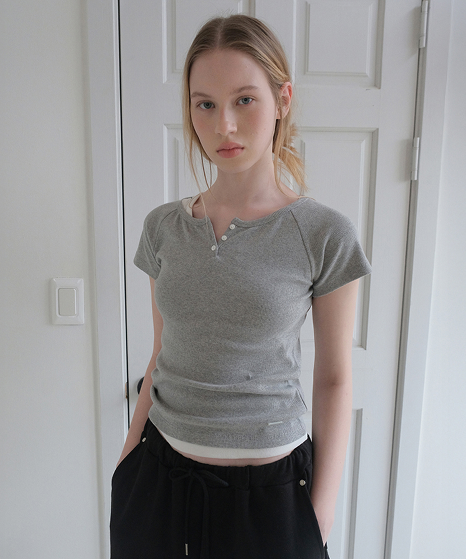 Lay Button Raglan Top - Grey