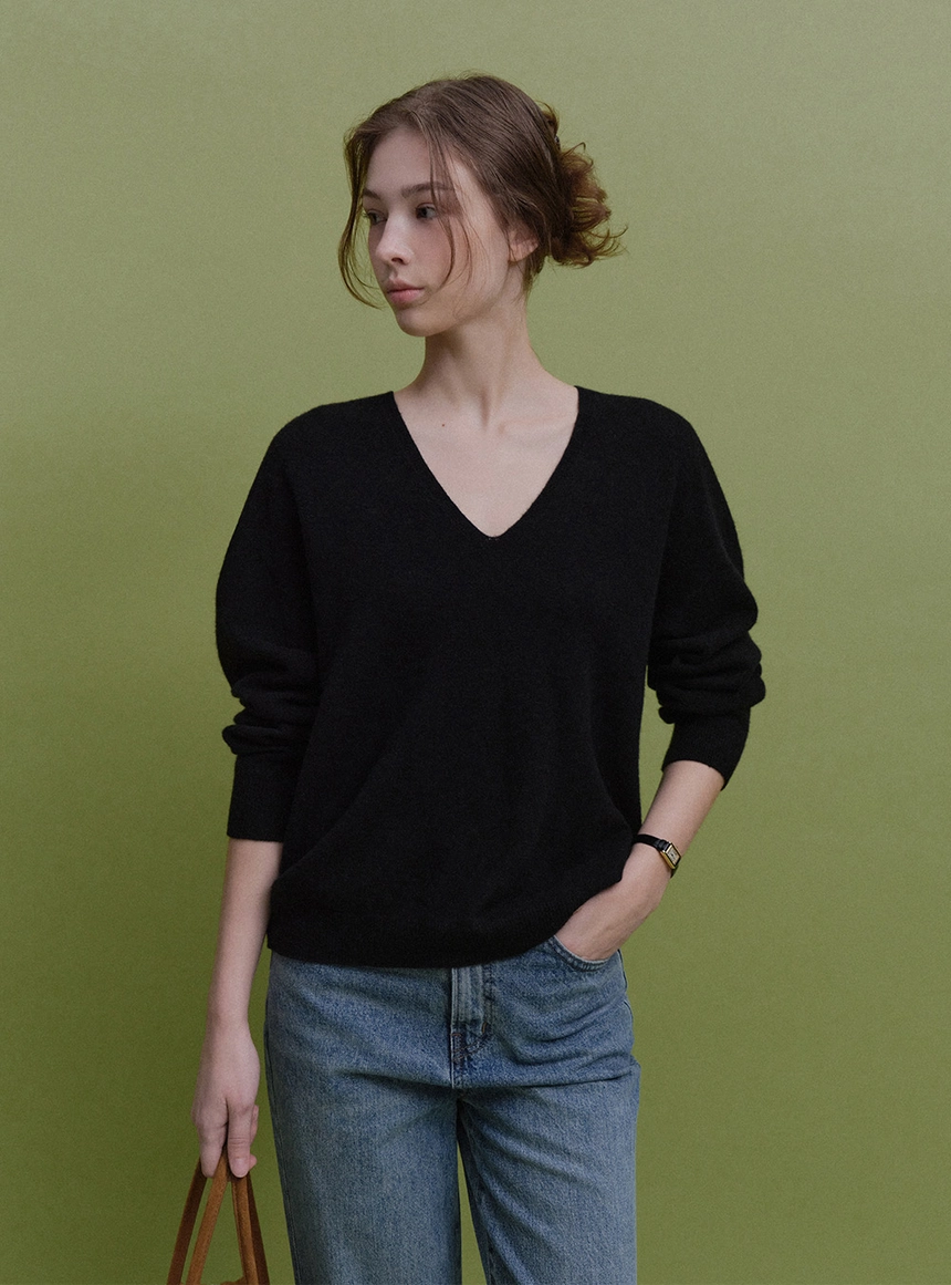 Lei-Wool-V-neck-Knit-black_02.jpg
