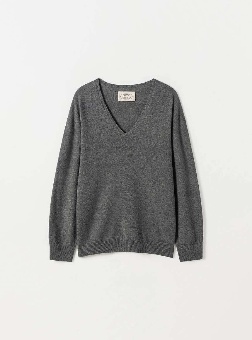 Lei Wool V-neck Knit9.jpg