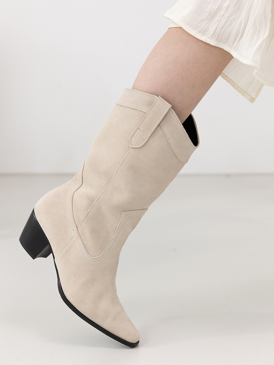 MD1120b Classic Western Boots_Ivory