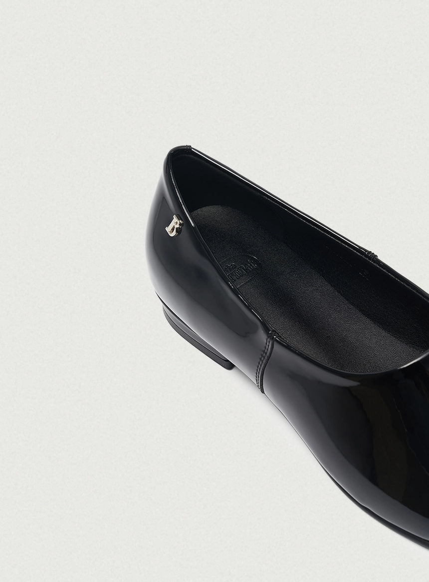 Marone Patent Leather Loafers_05.jpg