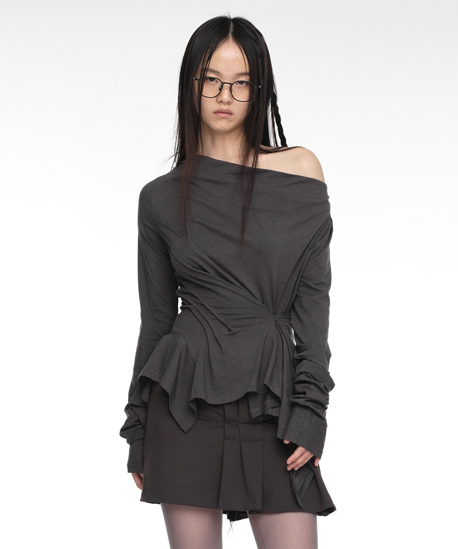 INCLINE DRAPING LONG SLEEVE CHARCOAL