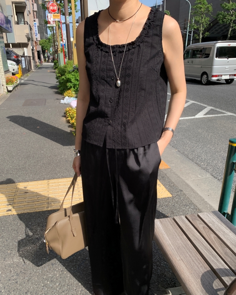 LACE SLEEVELESS TOP - BLACK | ファッション通販サイト NUGU