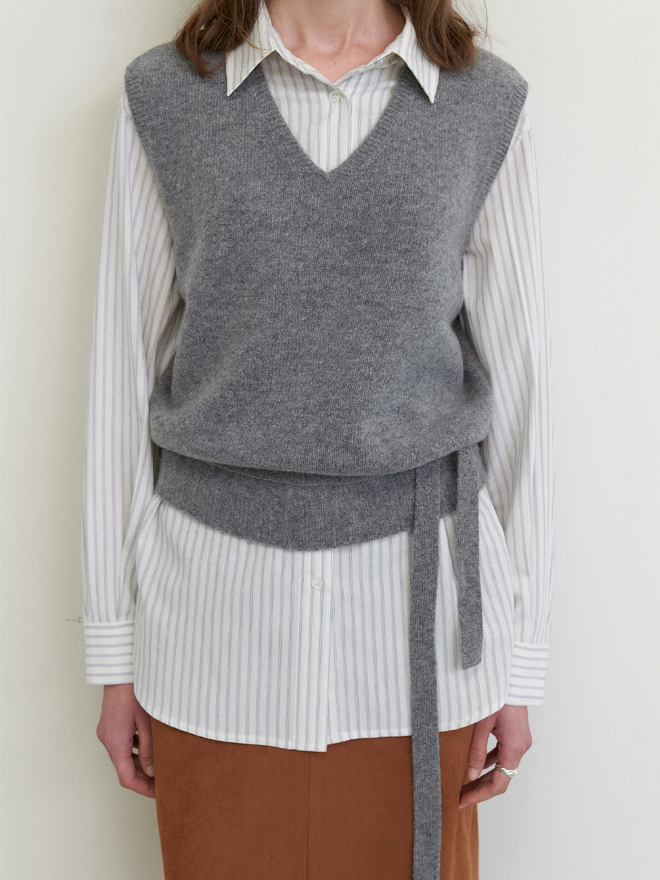 Whole garment belted knit vest_M/GREY