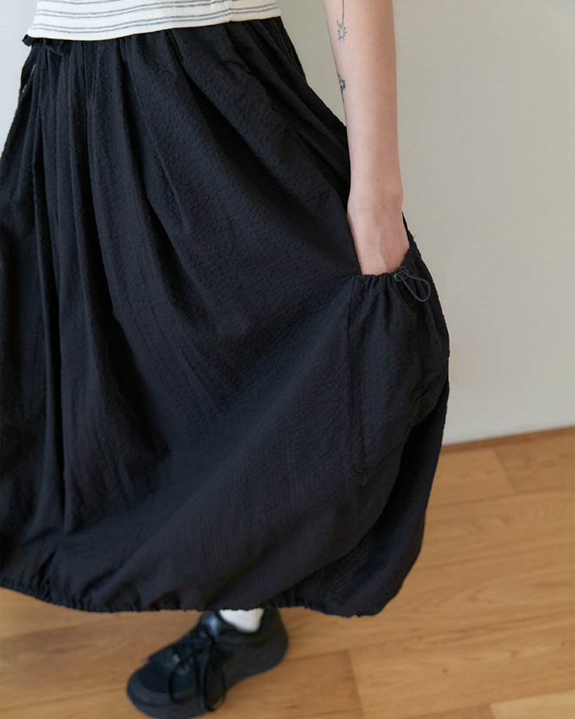 Seersucker balloon cargo skirt_BLACK | ファッション通販