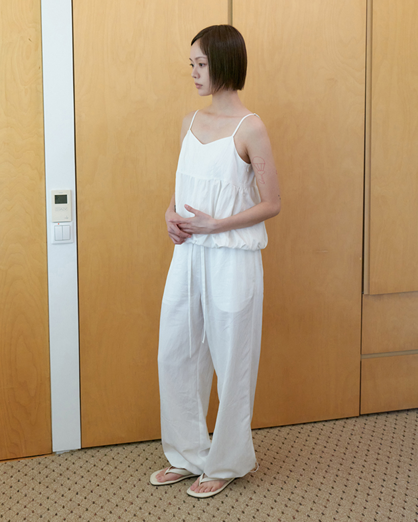 Airy nylon wide pants_WHITE | ファッション通販サイト NUGU