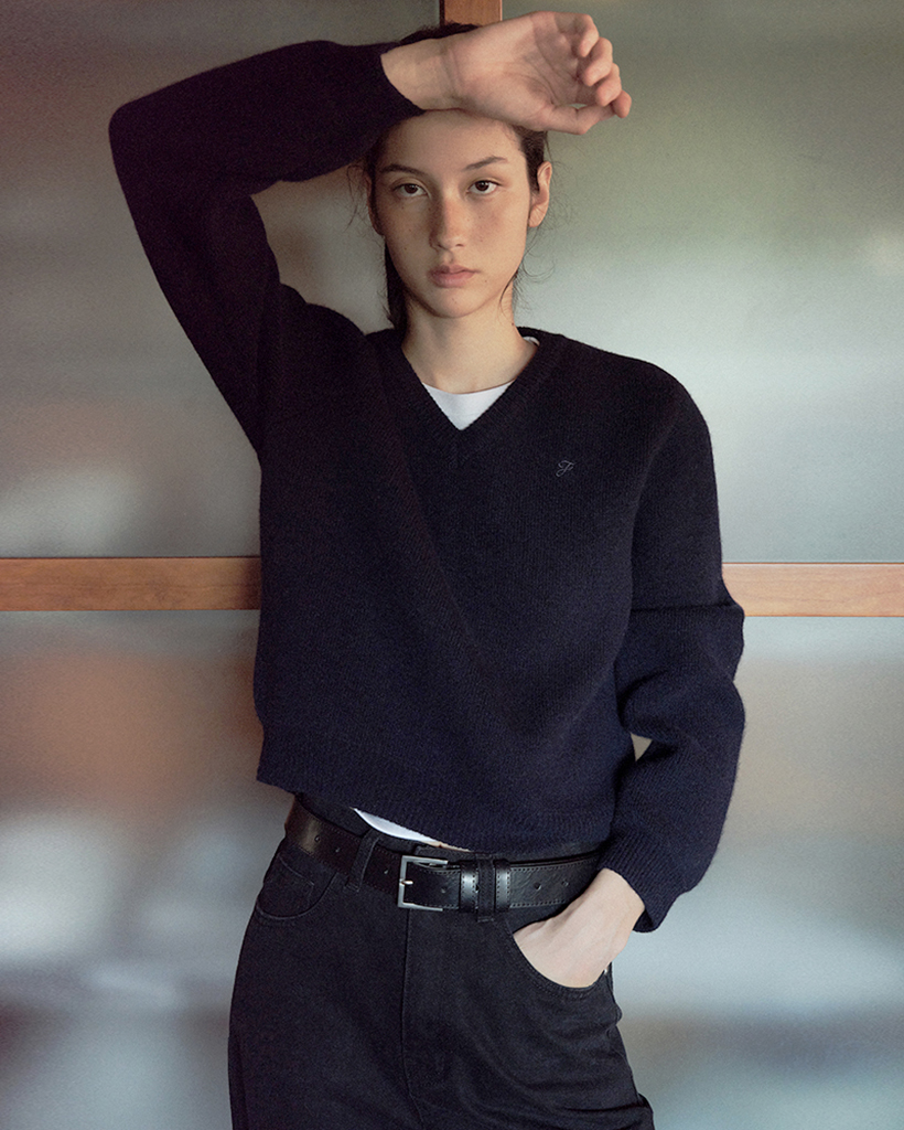[yang x For Your Eyes Only] Nora wool v neck knit (Navy)