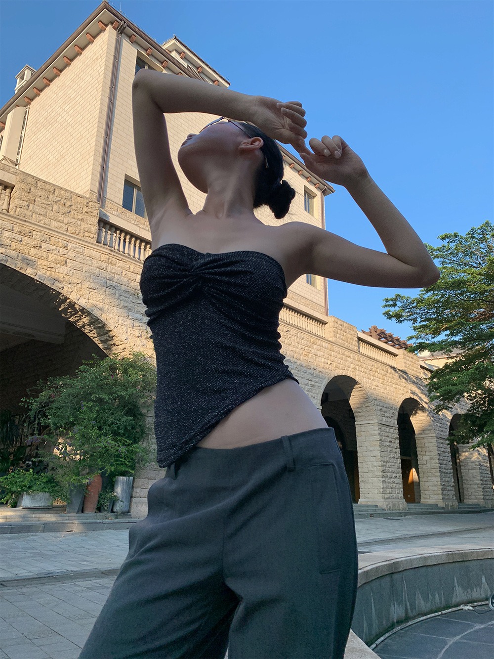 ラメブラックアシンメトリーシャーリングチューブトップ