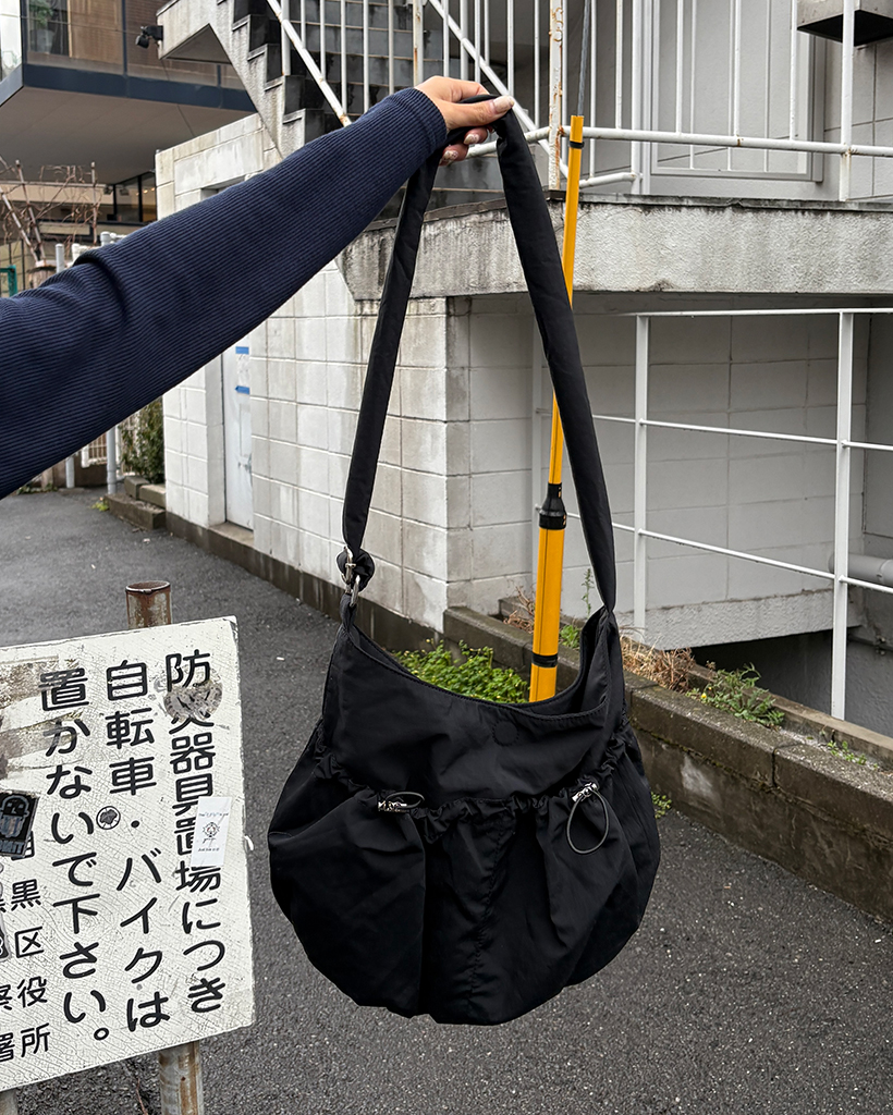   ドローコード開閉 バケットバッグ クロスボディ 楽天市場】ドローコード 大容量 クロスボディーバッグ バッグ