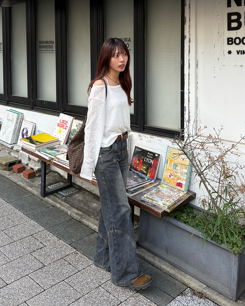ユニークシームフレアデニムパンツ | ファッション通販サイト NUGU