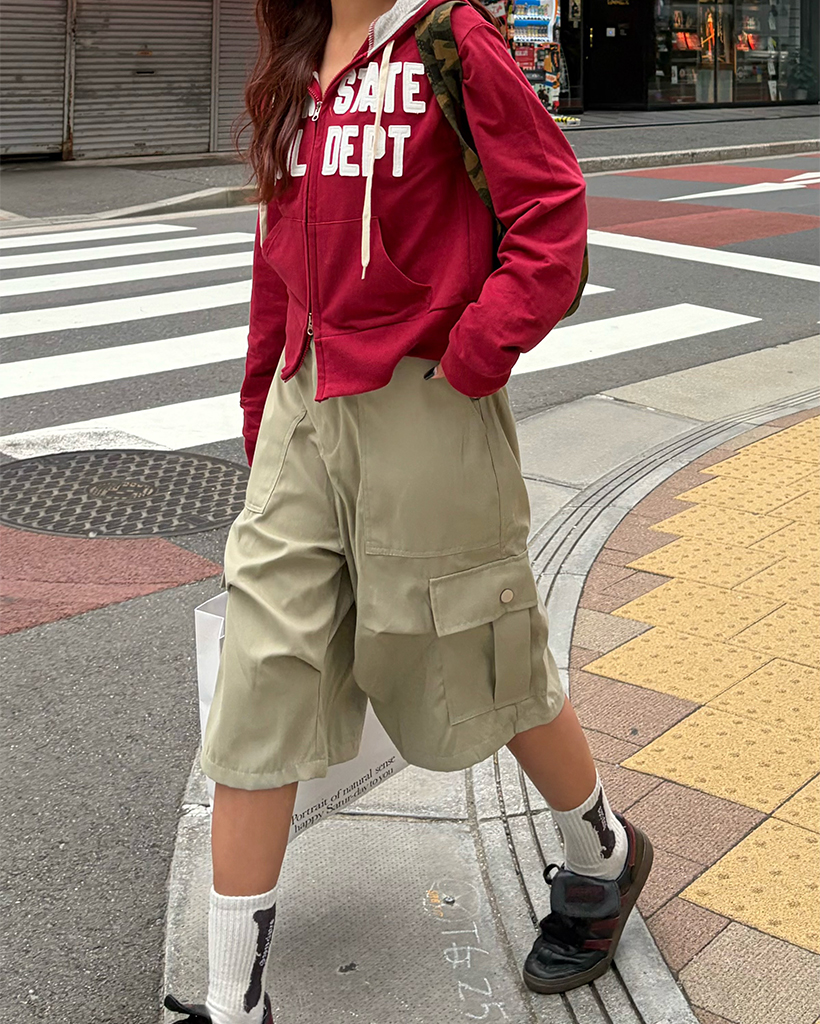 レタリングパッチセミクロップドダブルジップパーカー