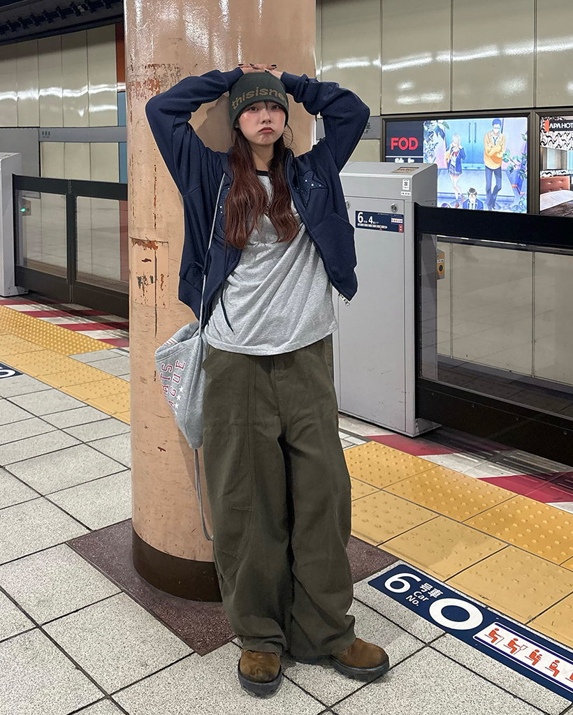 オーバーシルエットラグランロングスリーブTシャツ