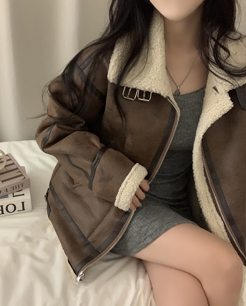 ハイネックボア裏地オーバーサイズレザー調ムートンコート (3 color)