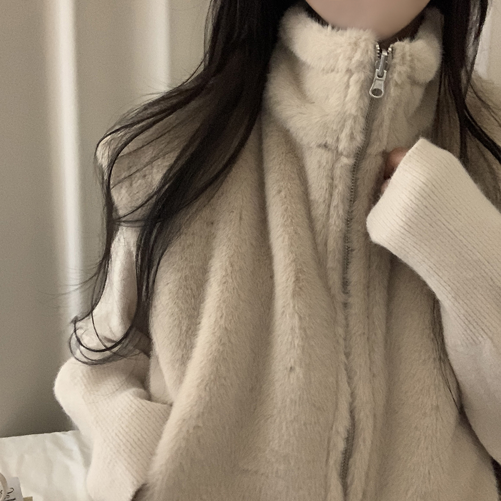 リバーシブルファーハイネックダウンベスト