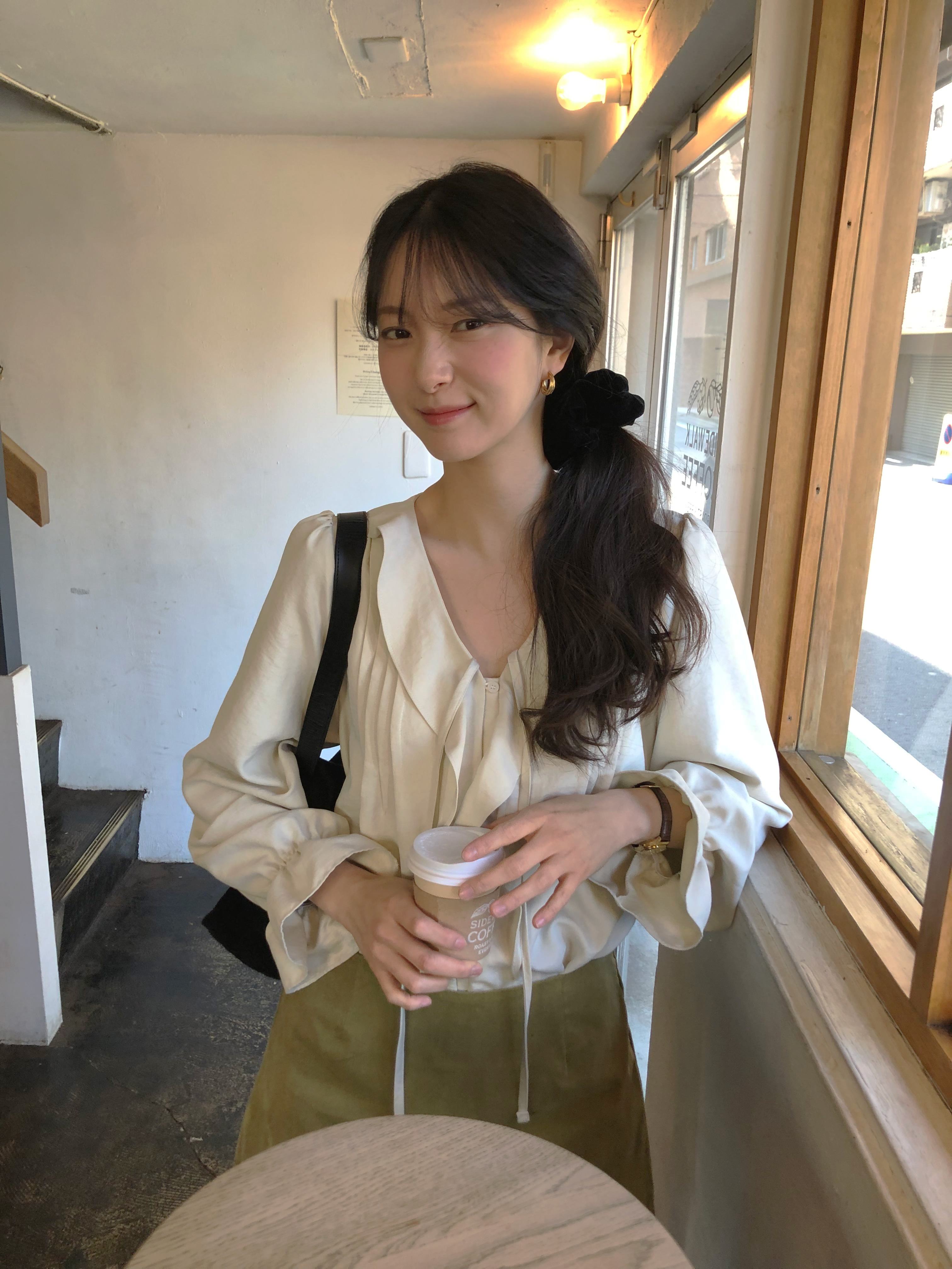 [original] (2 color)ピーチ起毛フリルブラウス