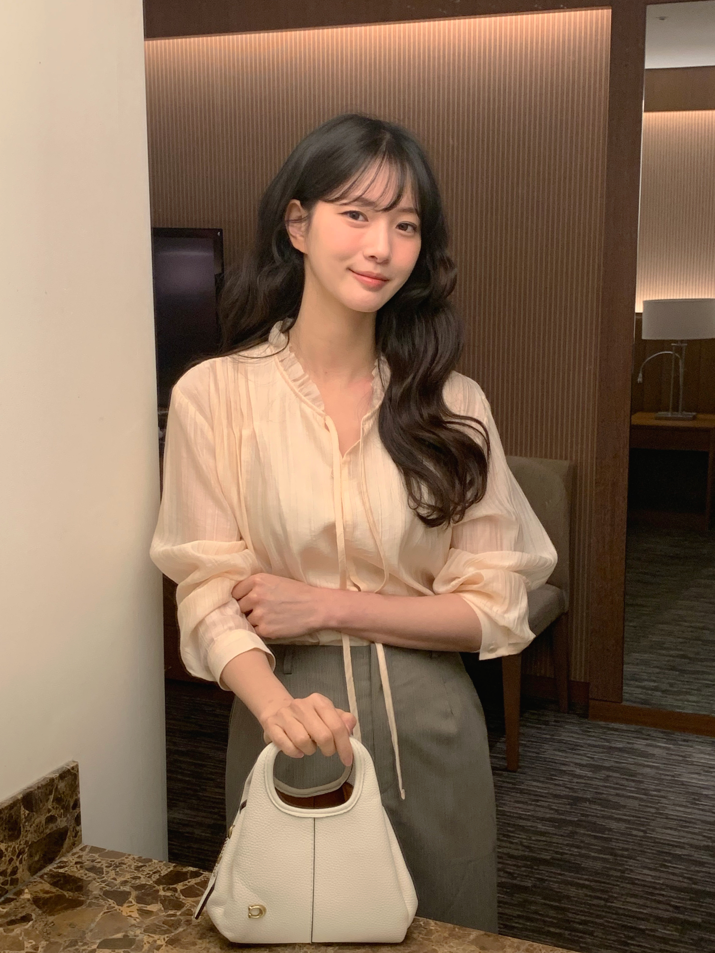 (2color)タイつきブラウス