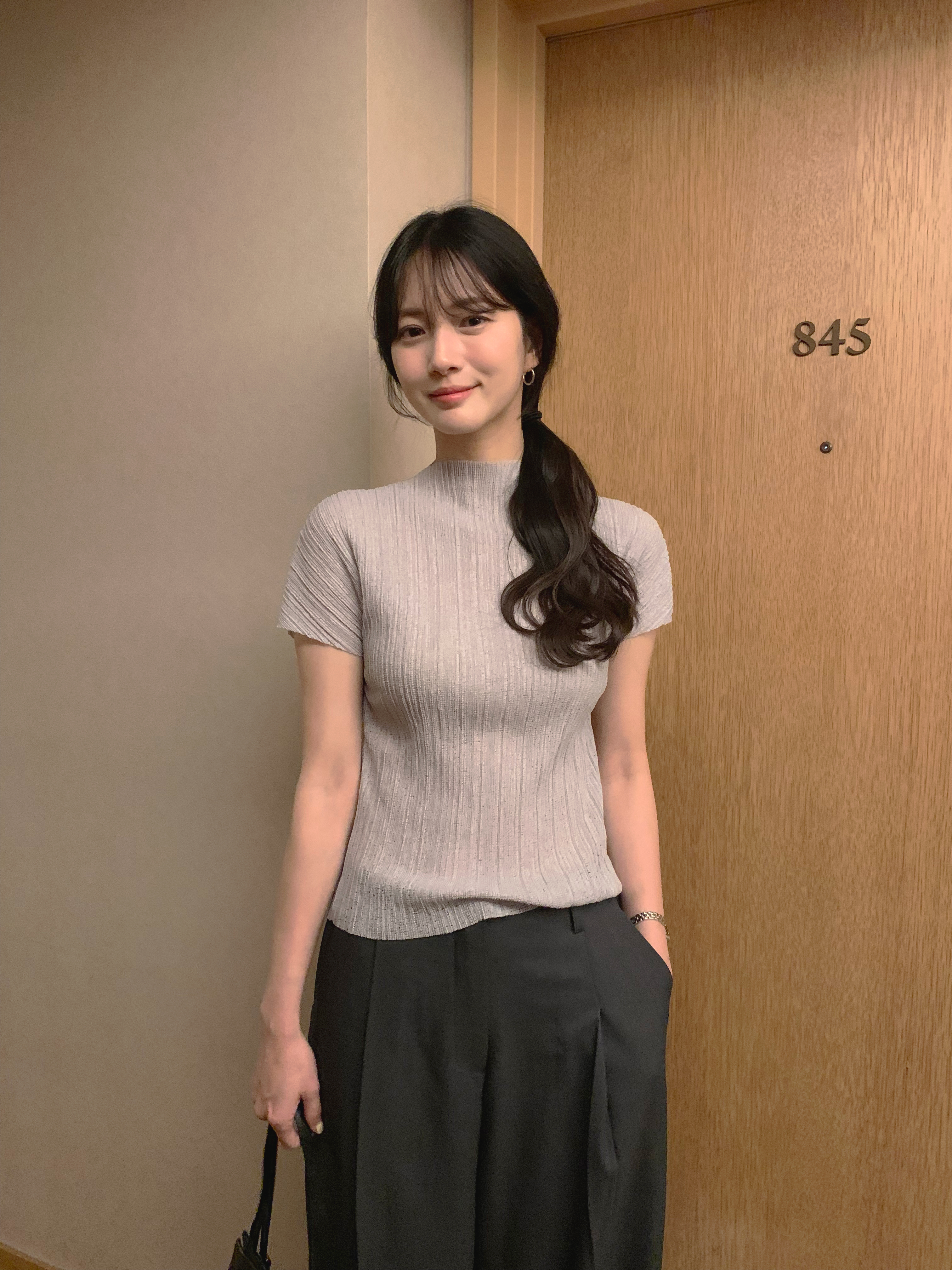 プリーツTシャツ
