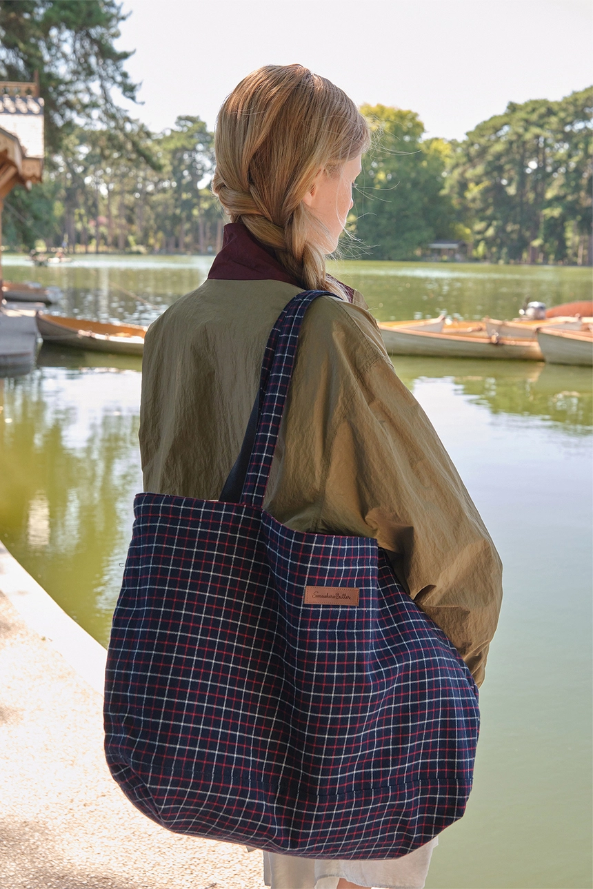 [P]Check Letter Reversible Bag - Ivory(Navy)(7).jpg