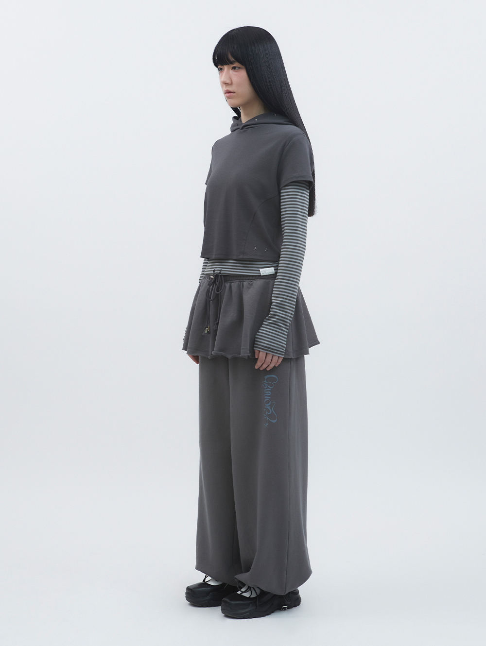 K-POPアイドル着用] DOUBLE WAIST SKIRT SWEATPANTS [CHARCOAL