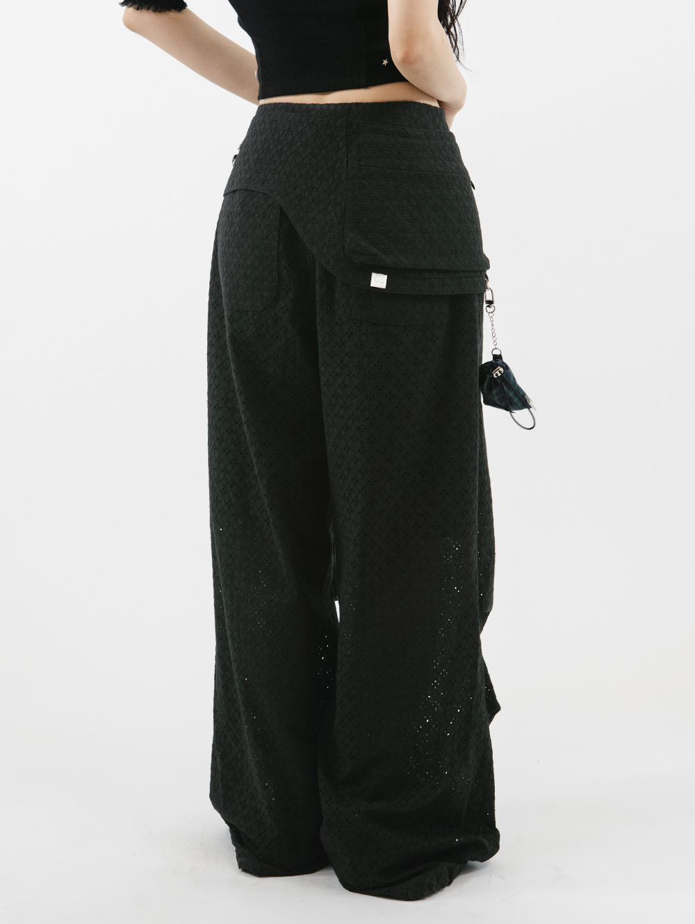 パンツ k K-POPアイドル着用] EYELET BELT BAG PANTS [BLACK