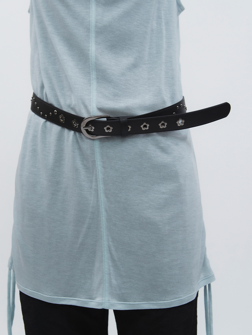 K-POPアイドル着用] FLOWER EYELET BELT [BLACK] | ファッション通販