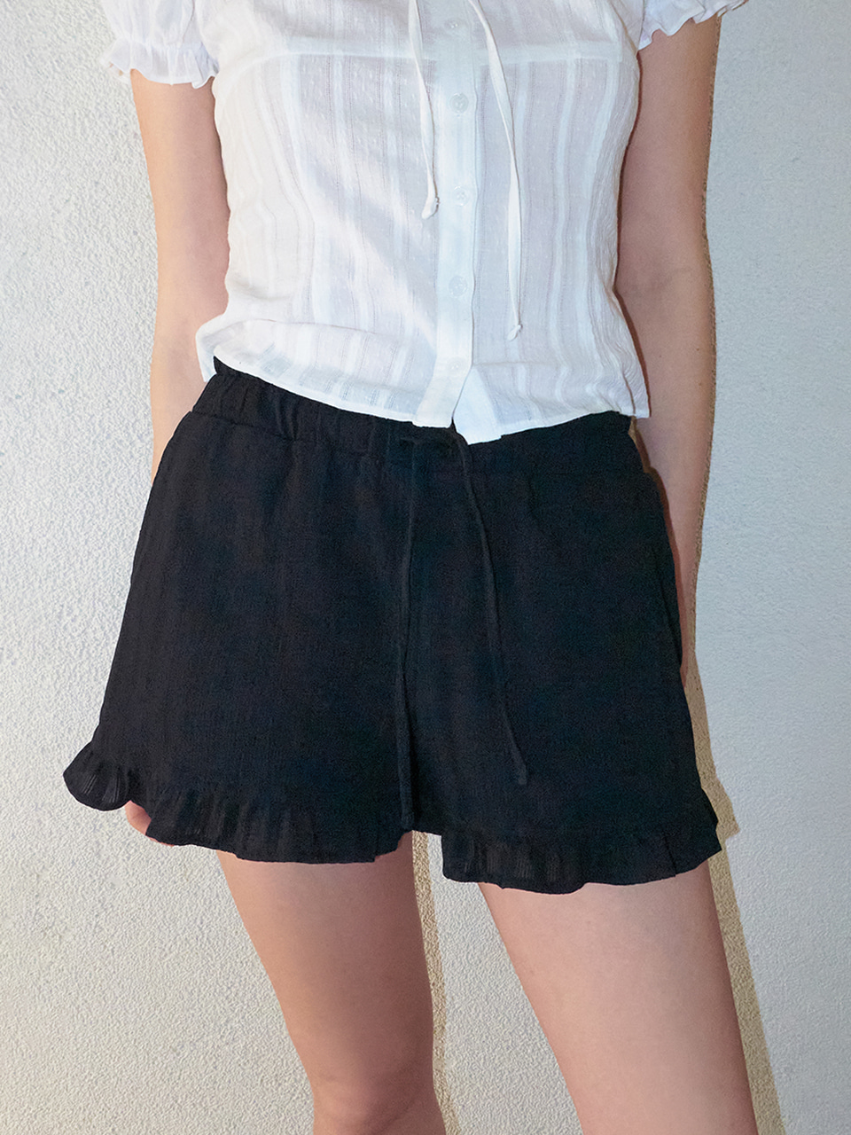 Frill Cotton Short Pants, Black