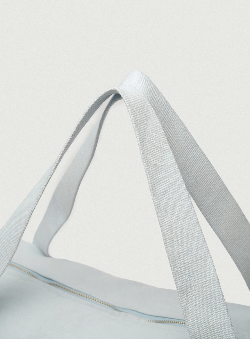 Pale Logo Duffle Bag Large_Light Blue_04.jpg