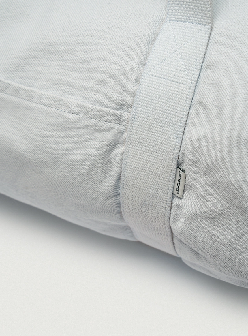 Pale Logo Duffle Bag Large_Light Blue_06.jpg