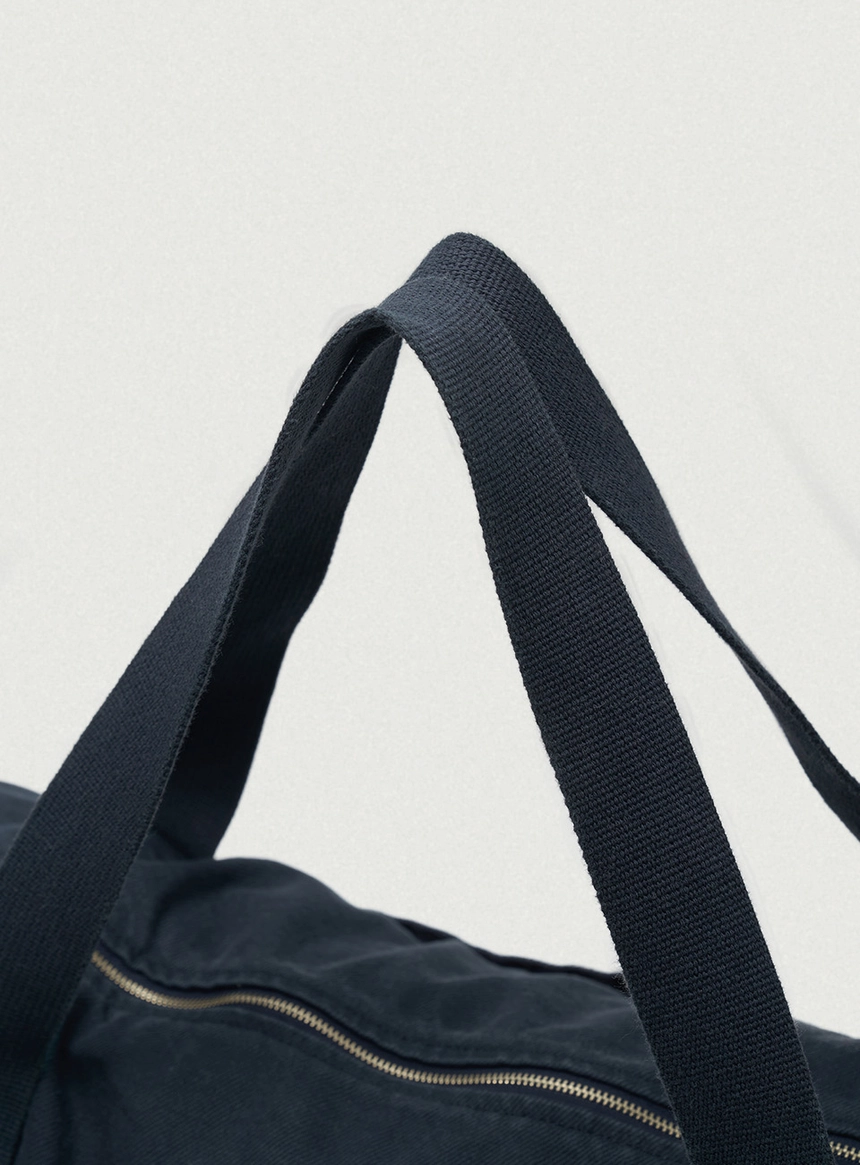 Pale Logo Duffle Bag Large_Navy_04.jpg
