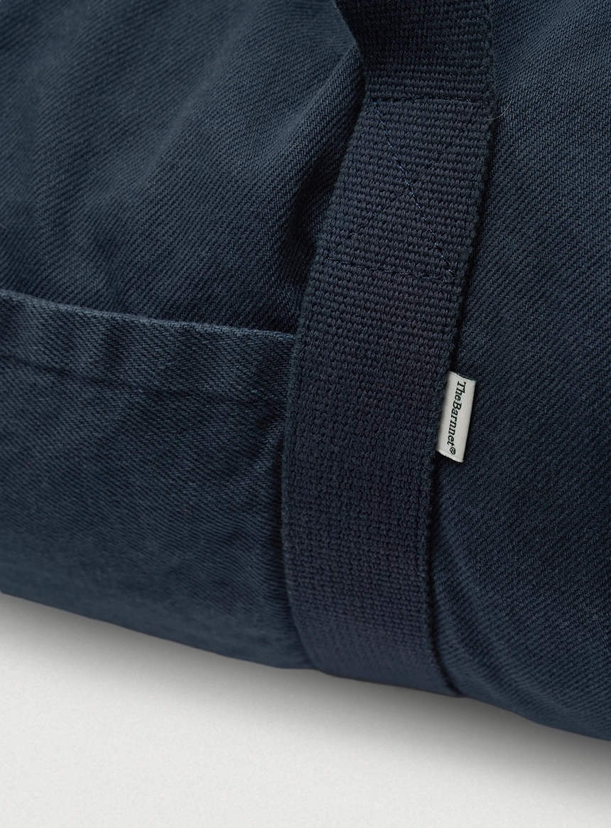 Pale Logo Duffle Bag Large_Navy_06.jpg