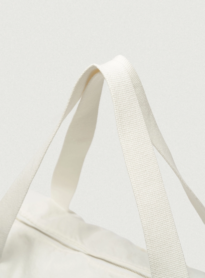 Pale Logo Duffle Bag Large_White_04.jpg