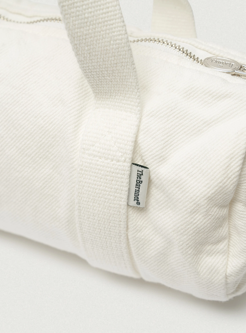Pale Logo Duffle Bag Small_White_06.jpg