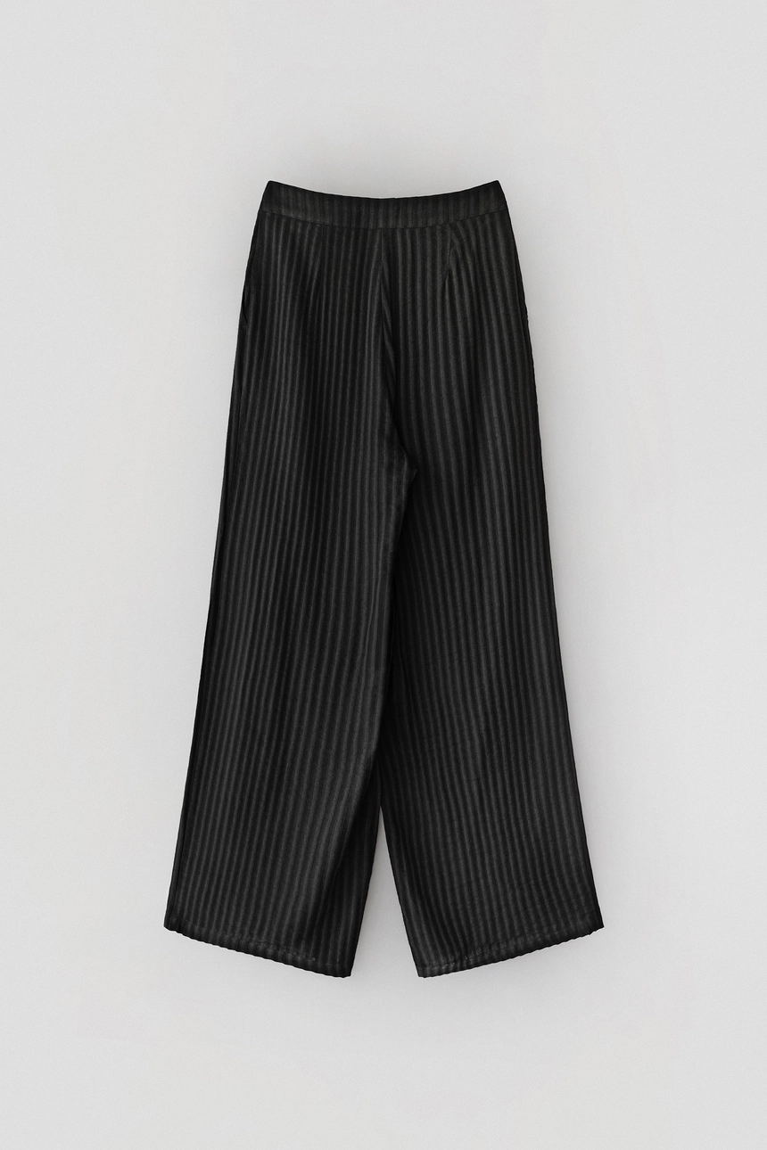 Parco-cotton-two-tuck-pants-(black)3.jpg