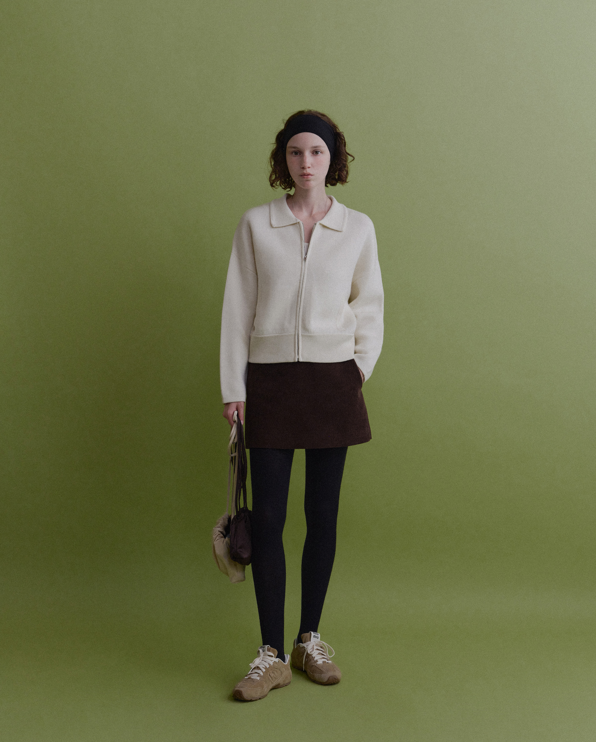 カフィー Pony Soft Collar Zip Up (Ivory) | ファッション通販サイト NUGU