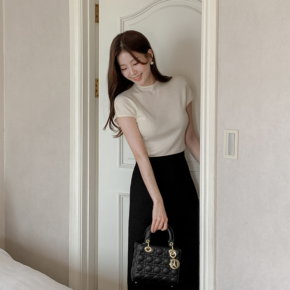 ハイネックラグランリブフレンチスリーブニット