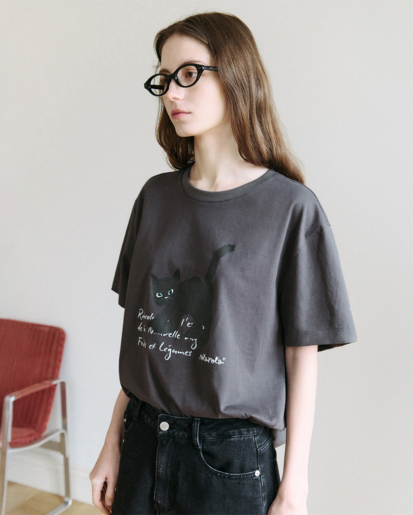 【ITZAVIBE】THREE BABY CATS SLIM T SHIRT MUSINSA | ITZAVIBE THREE BABY CATS SLIM T SHIRT - WHITE