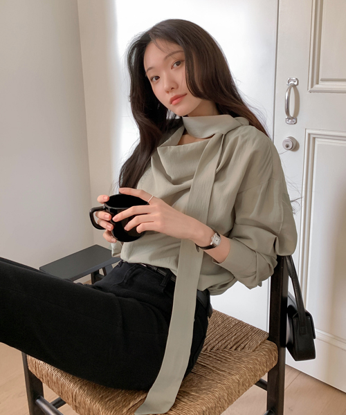 タイシャーリングロングスリーブブラウス