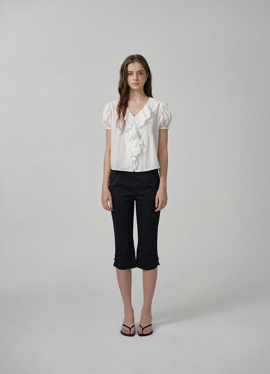 Rosy Ribbon Slit Capri Pants_Black_06.jpg