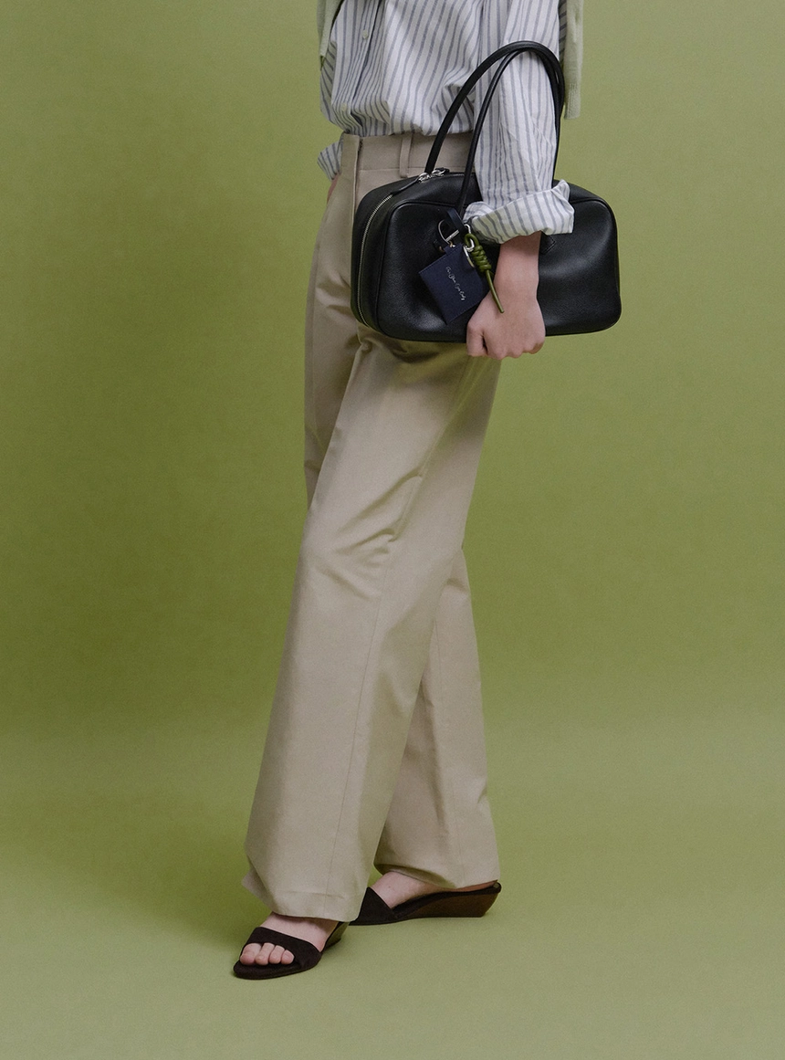 Sandy-Cotton-Two-Tuck-Pants_beige_05.jpg