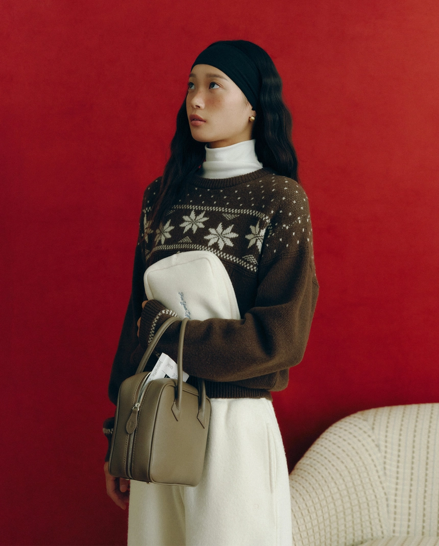 Snow-Flower-Jacquard-Knit-brown_04.jpg