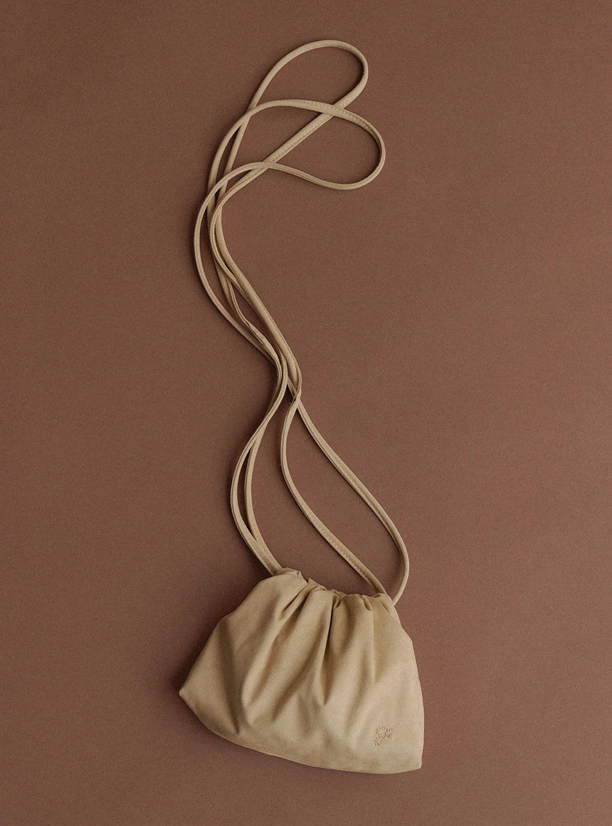 Soft-Shell-Bag-Suede-Beige_06.jpg