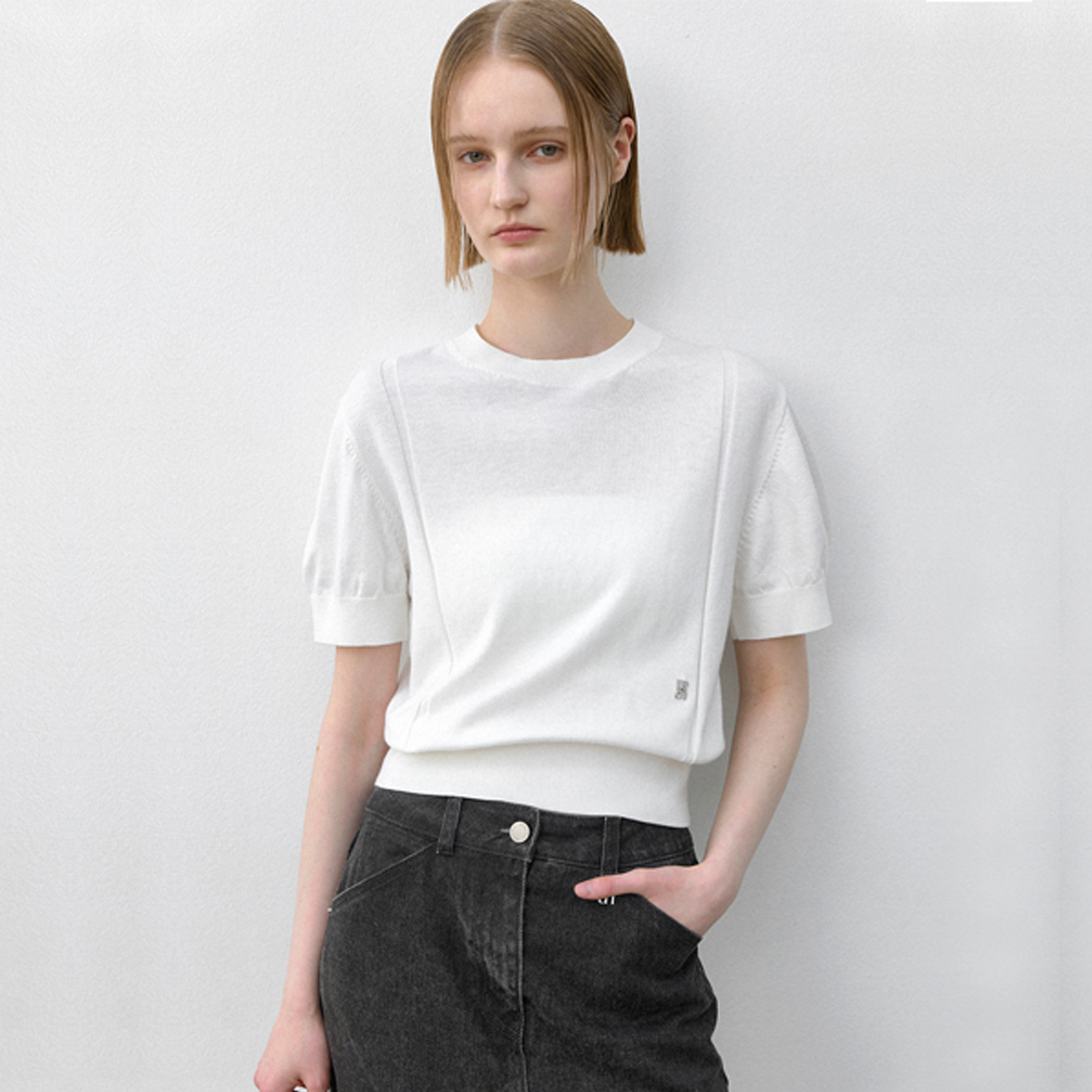 [RONRON] LACE SQUARE HEART NECK SHORT スリーブ★新作・24SS★ LACE SQUARE HEART NECK SHORT SLEEVE BLACK - RONRON 론론