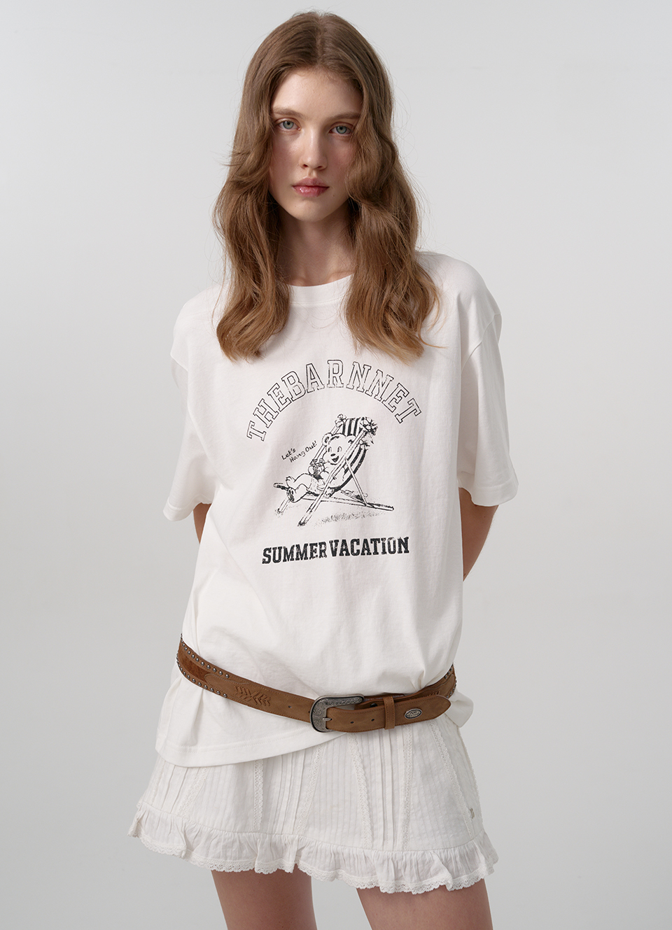 the barnnet Bear Sunbed T-Shirt Tシャツ 白 White Barnnet Bear Sunbed T-Shirt | ファッション通販サイト NUGU
