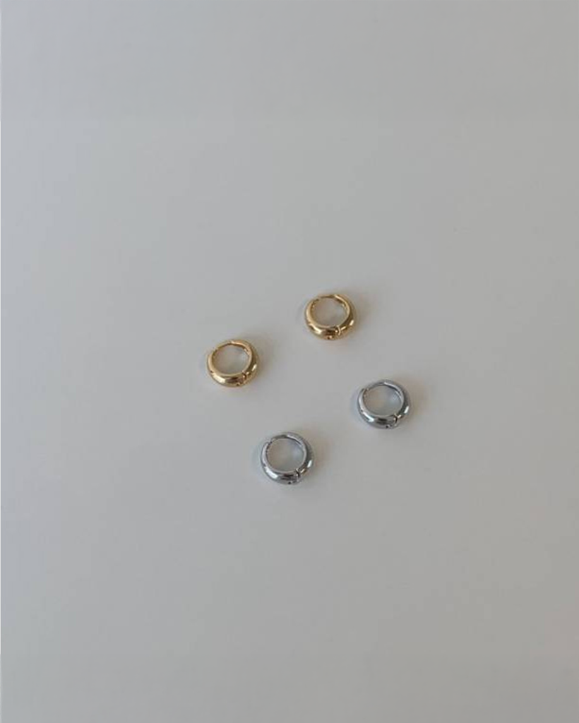 ミニボルドーワンタッチフープピアス