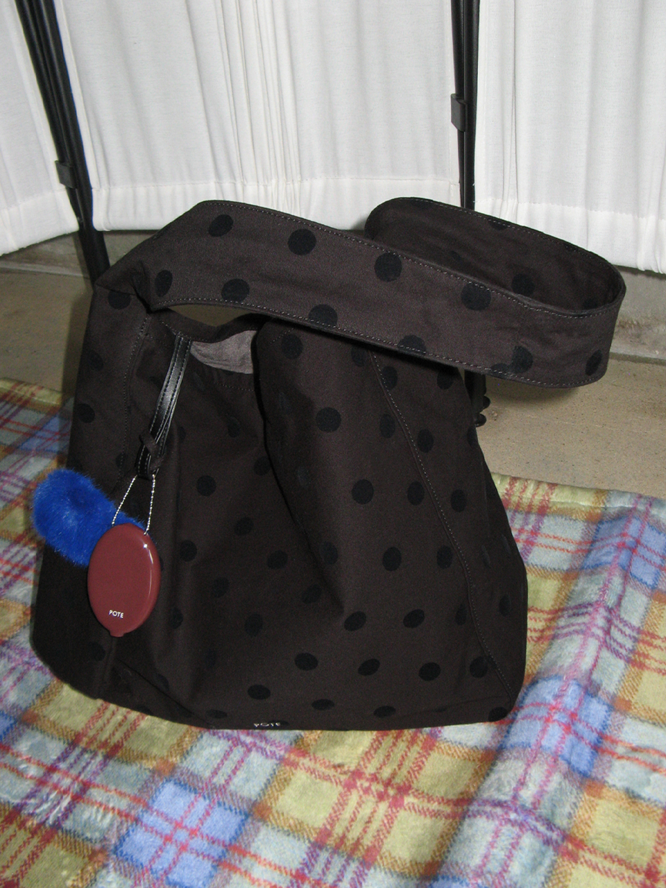 0007 Layered Pouch Hobo Bag_Dot Black