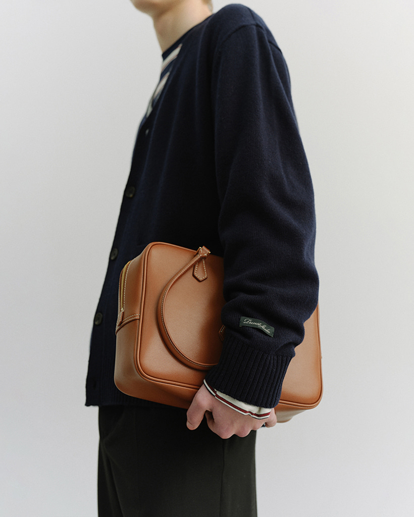 CLASSIC 28 LEATHER BAG TAN_M_UDBA6E201CM