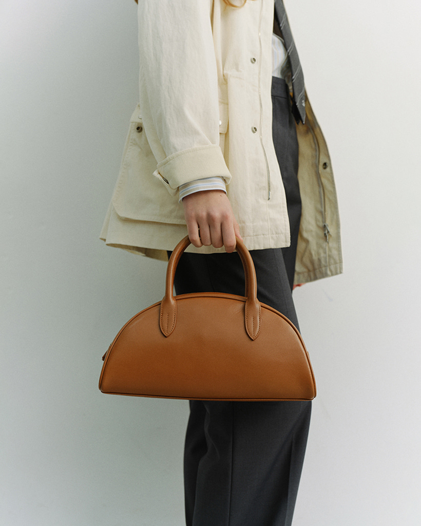 CLASSIC BOWLING BAG TAN_UDBA6E203W2